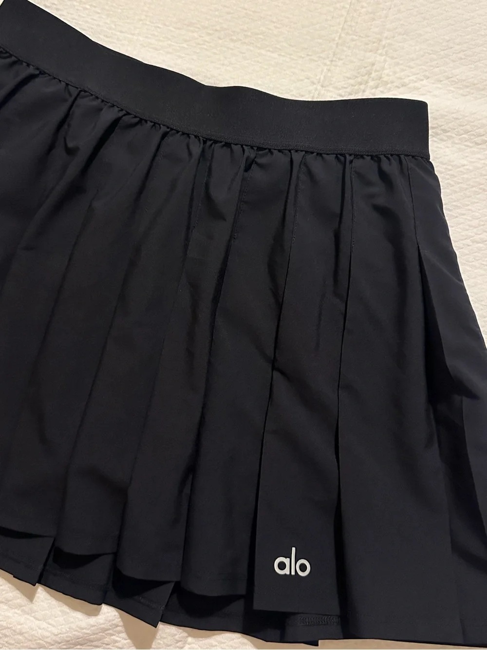 Alo Yoga Varsity Tennis Skirt in Black XS cycleshines.com
